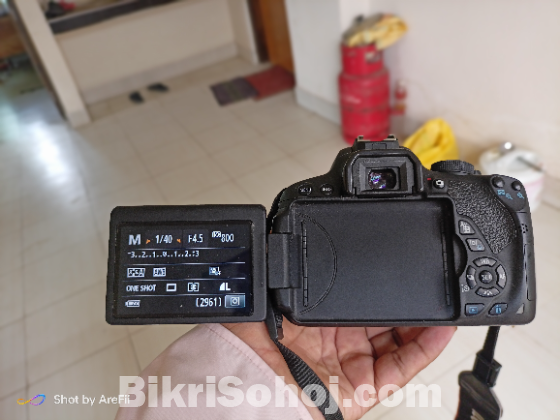 Canon 700D with kit lens